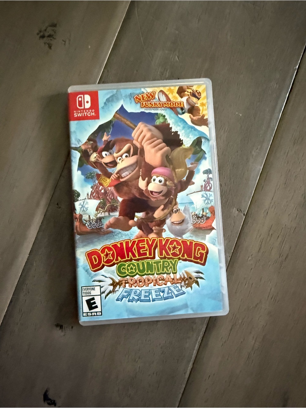 Nintendo Switch Donkey Kong Country: Tropical Freeze — Blue & Red Cover Art